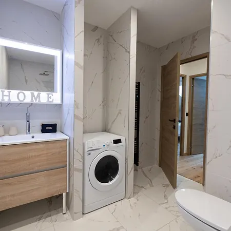 Apartment De Gamme A 1650 Avec Garage, Balcon Et Wifi - Fr-1-575-167 *
