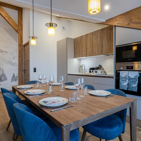 Apartment De Gamme A 1650 Avec Garage, Balcon Et Wifi - Fr-1-575-167 Courchevel